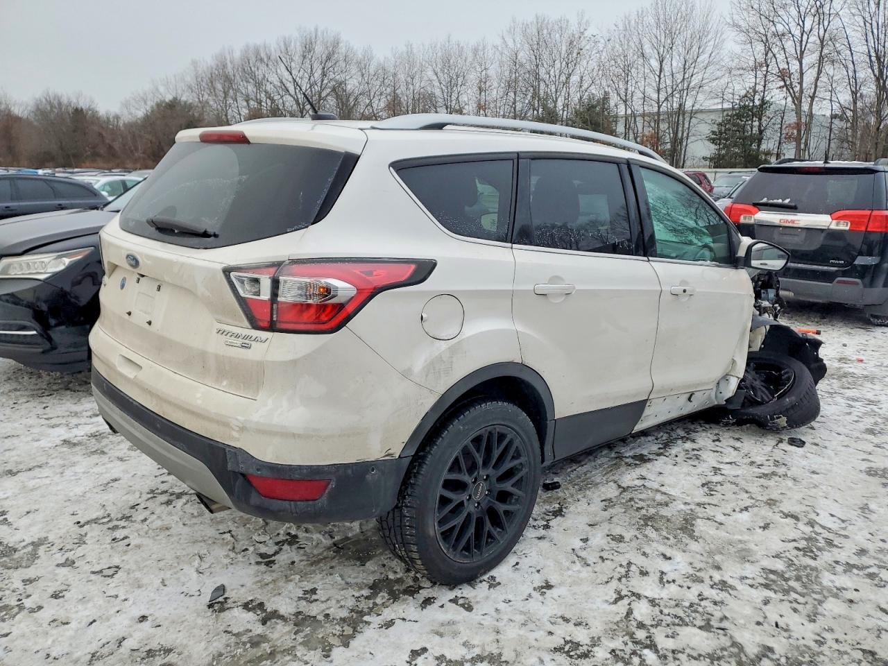 2017 Ford Escape Titanium - Фото 3