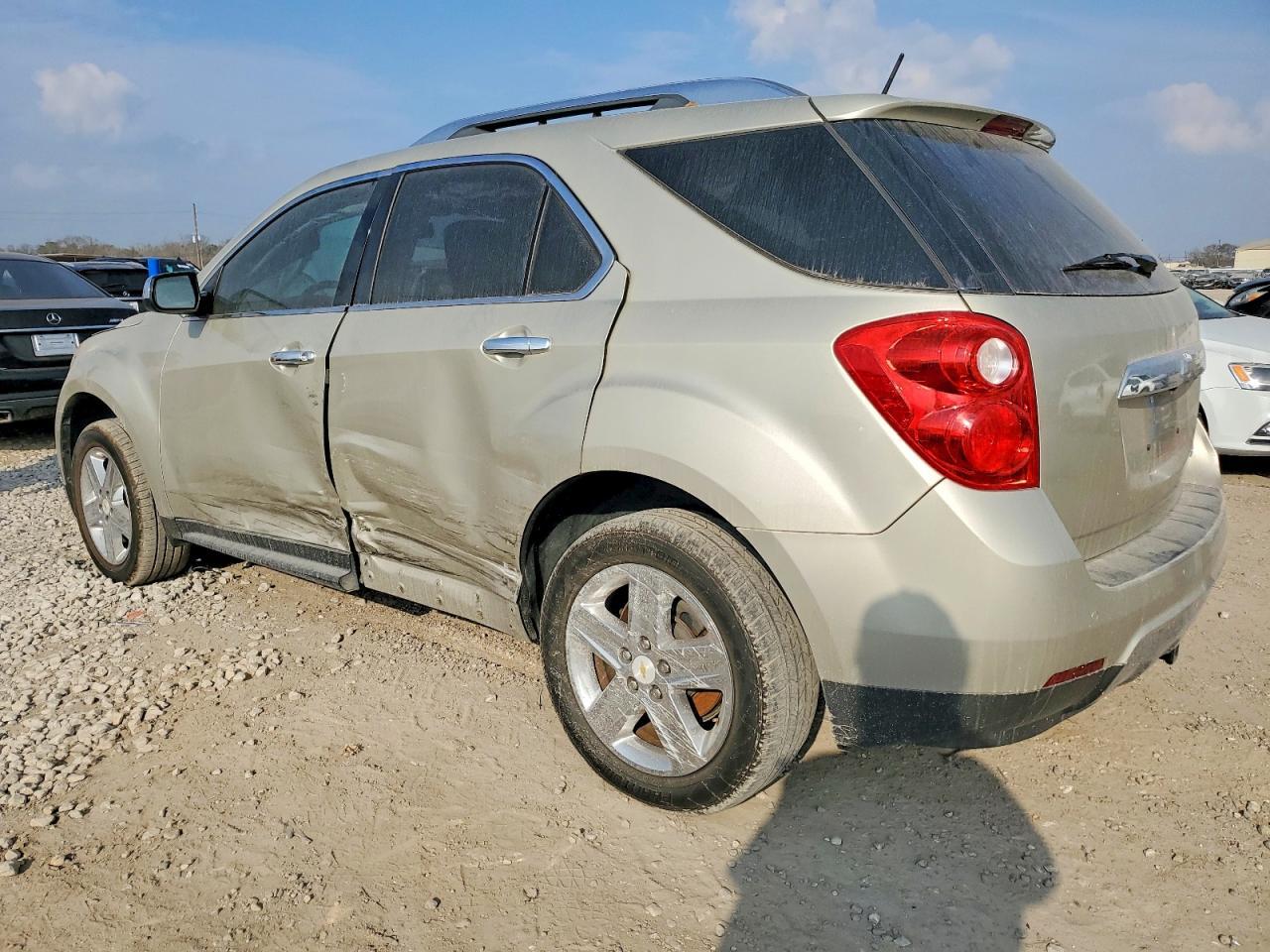 2015 Chev Equinox Ltz - Image 2