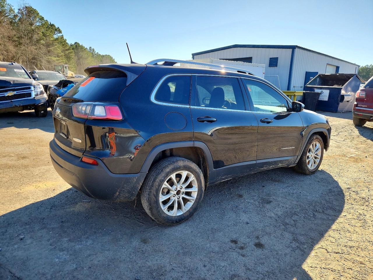 2019 Jeep Cherokee Latitude - Image 3