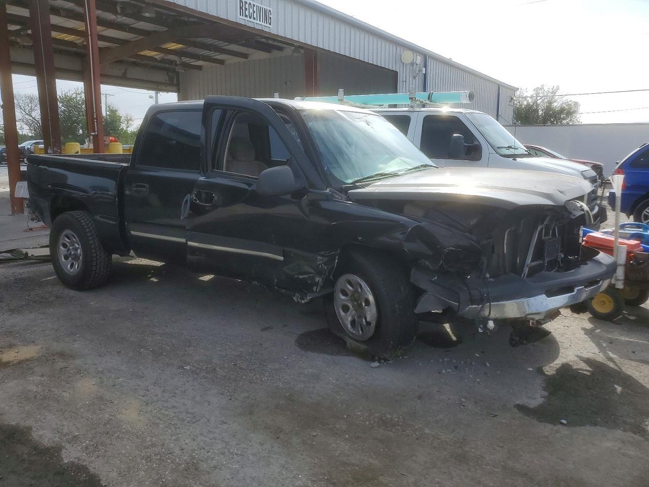 2005 Chevrolet Silverado C1500 - Image 4