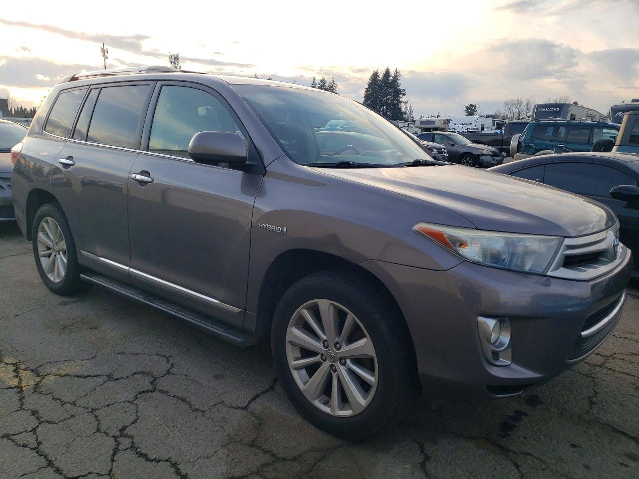 2013 Toyota Highlander Hybrid Limited - Image 4
