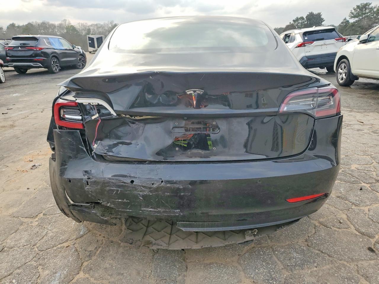 2018 Tesla Model 3 - Фото 6