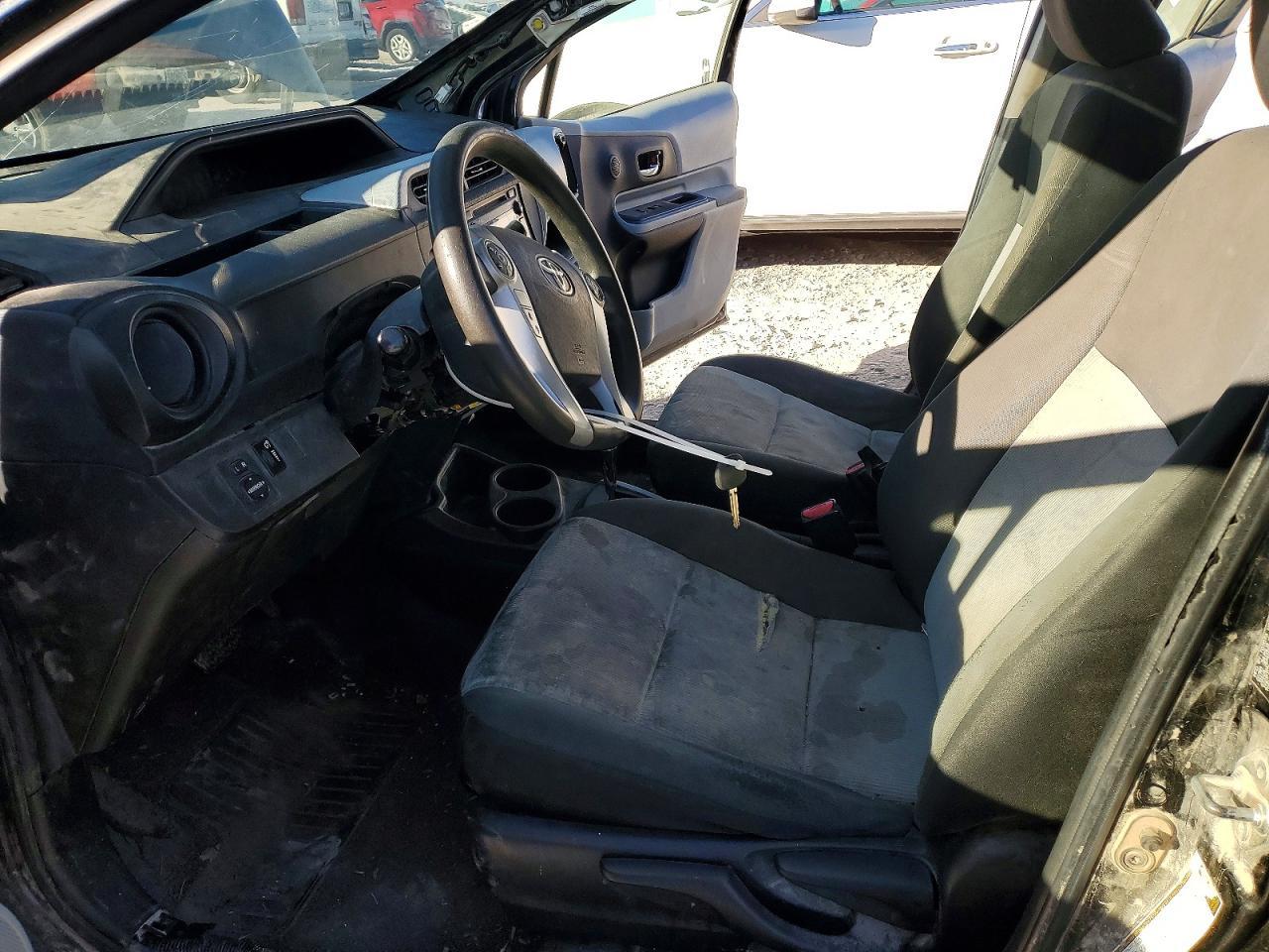 2012 Toyota Prius C - Image 7