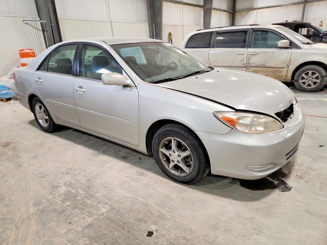 2002 Toyota Camry-Le - Фото 4