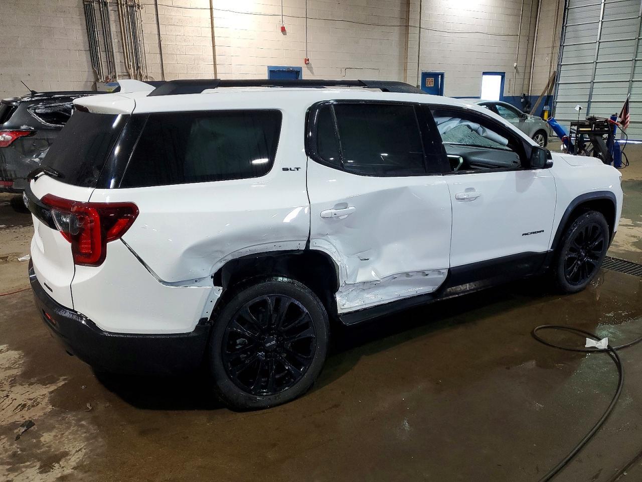 2023 GMC Acadia Slt - Image 3