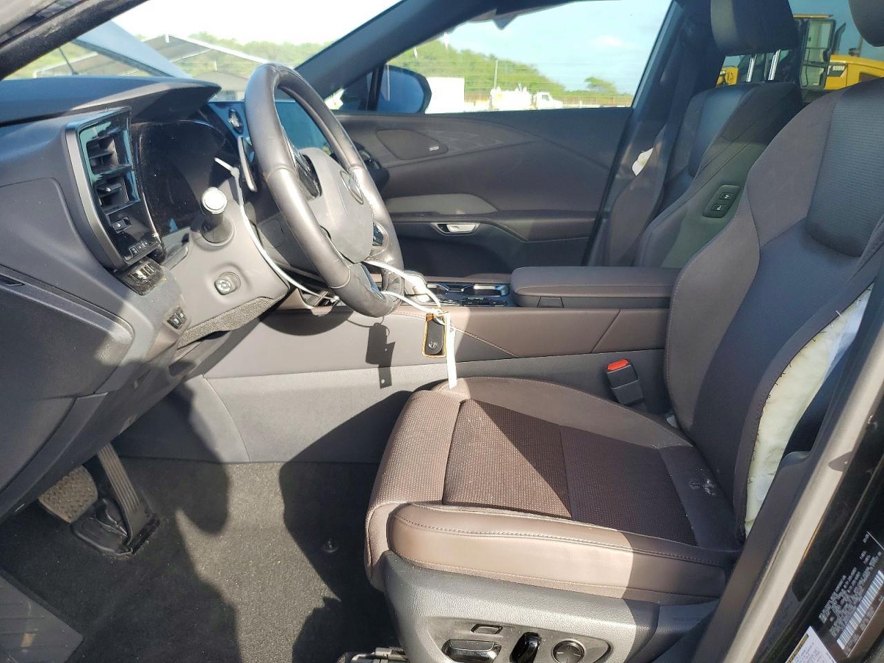 2025 Lexus Rx 450H+ Luxury - Image 7