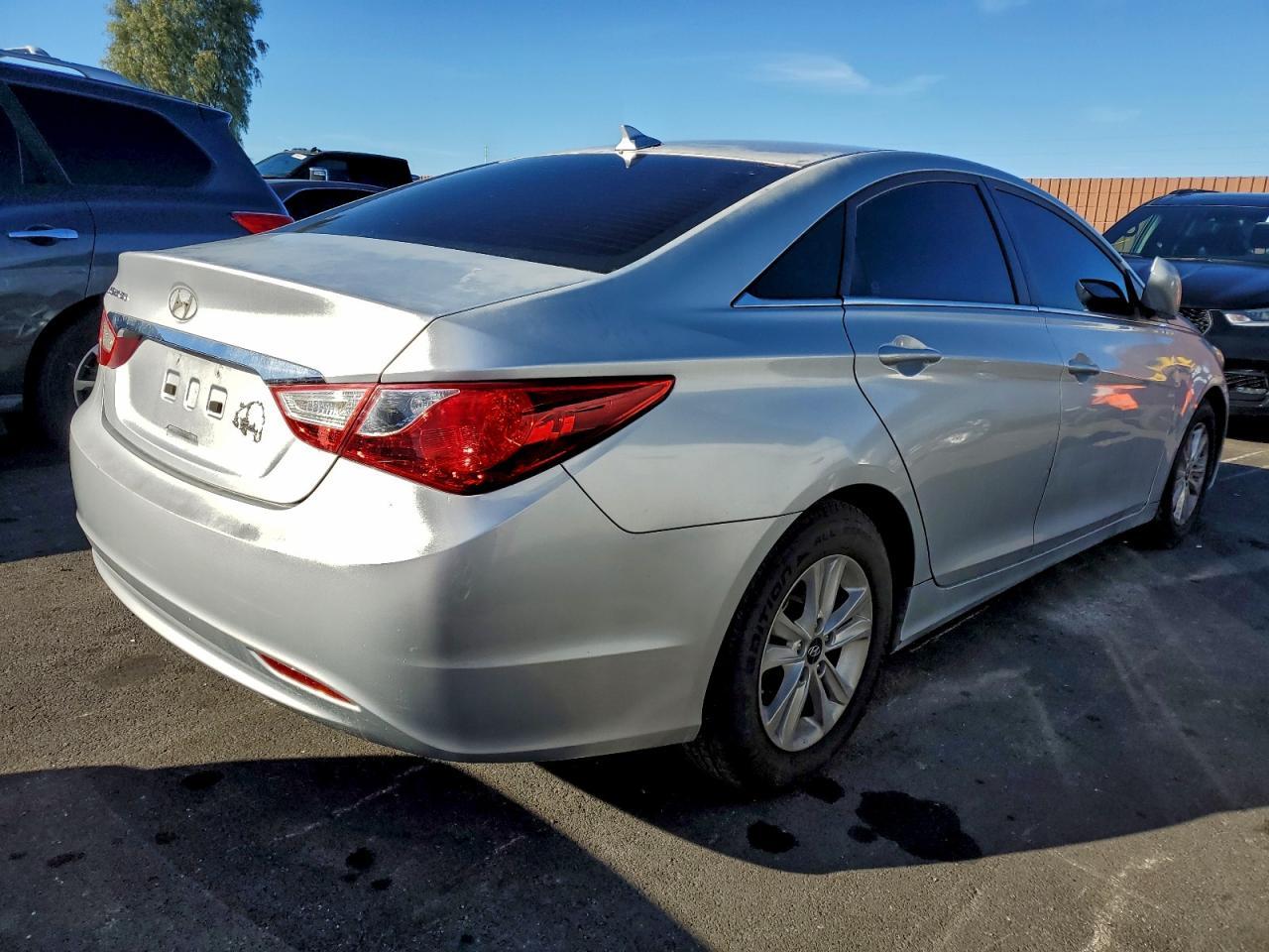 2013 Hyundai Sonata Gls - Image 3