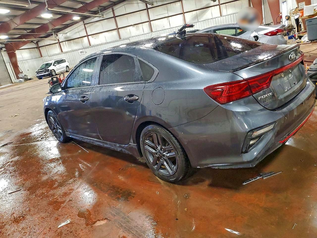 2021 Kia Forte Gt Line - Фото 2
