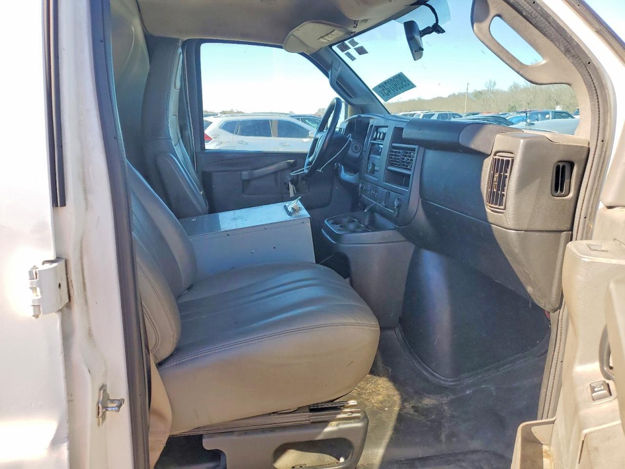 2019 Chevrolet Express 2500 Utility / Service Van - Фото 5