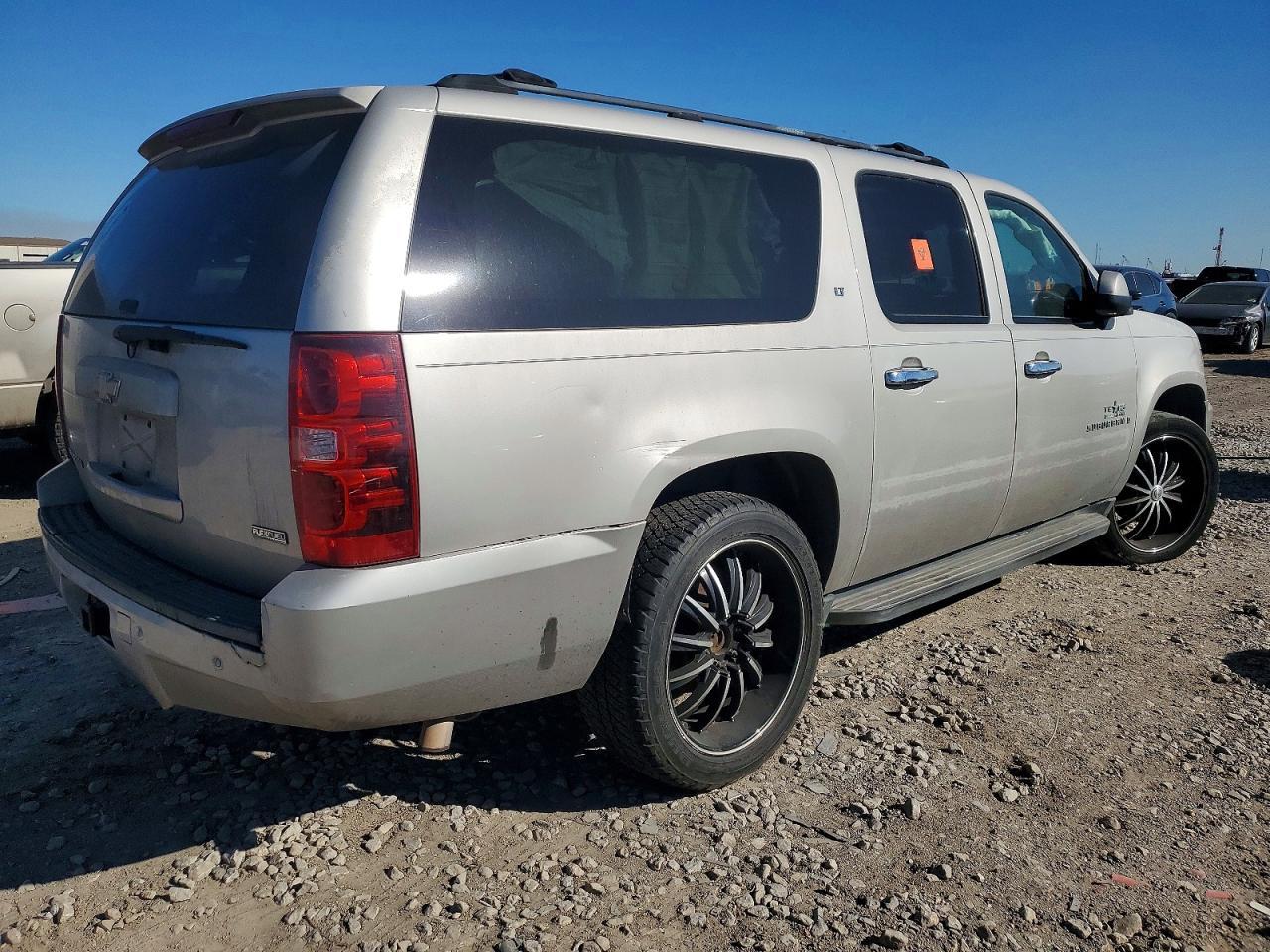 2007 Chevrolet Suburban C1500 - Фото 3