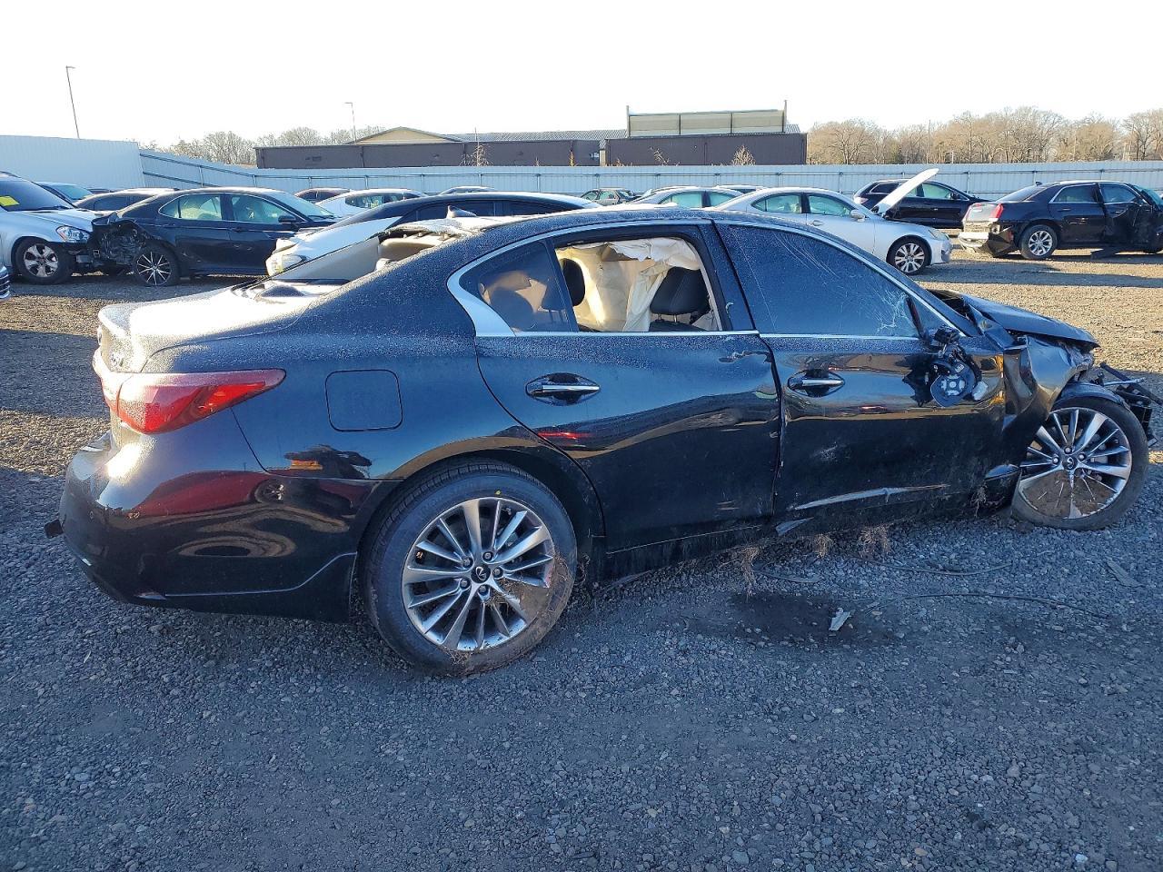 2022 Infiniti Q50 Luxe - Фото 3