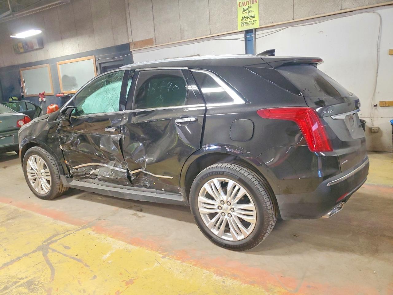 2018 Cadillac Xt5 Premium Luxury - Image 2