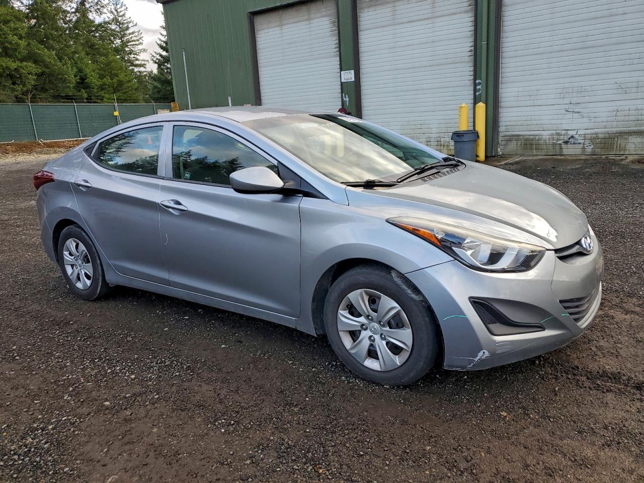 2016 Hyundai Elantra Se - Фото 4