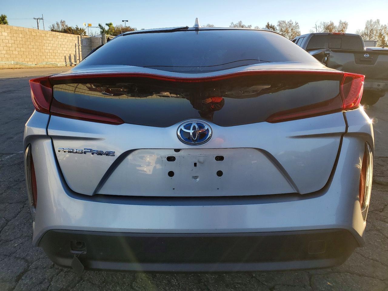 2017 Toyota Prius Prime - Image 6