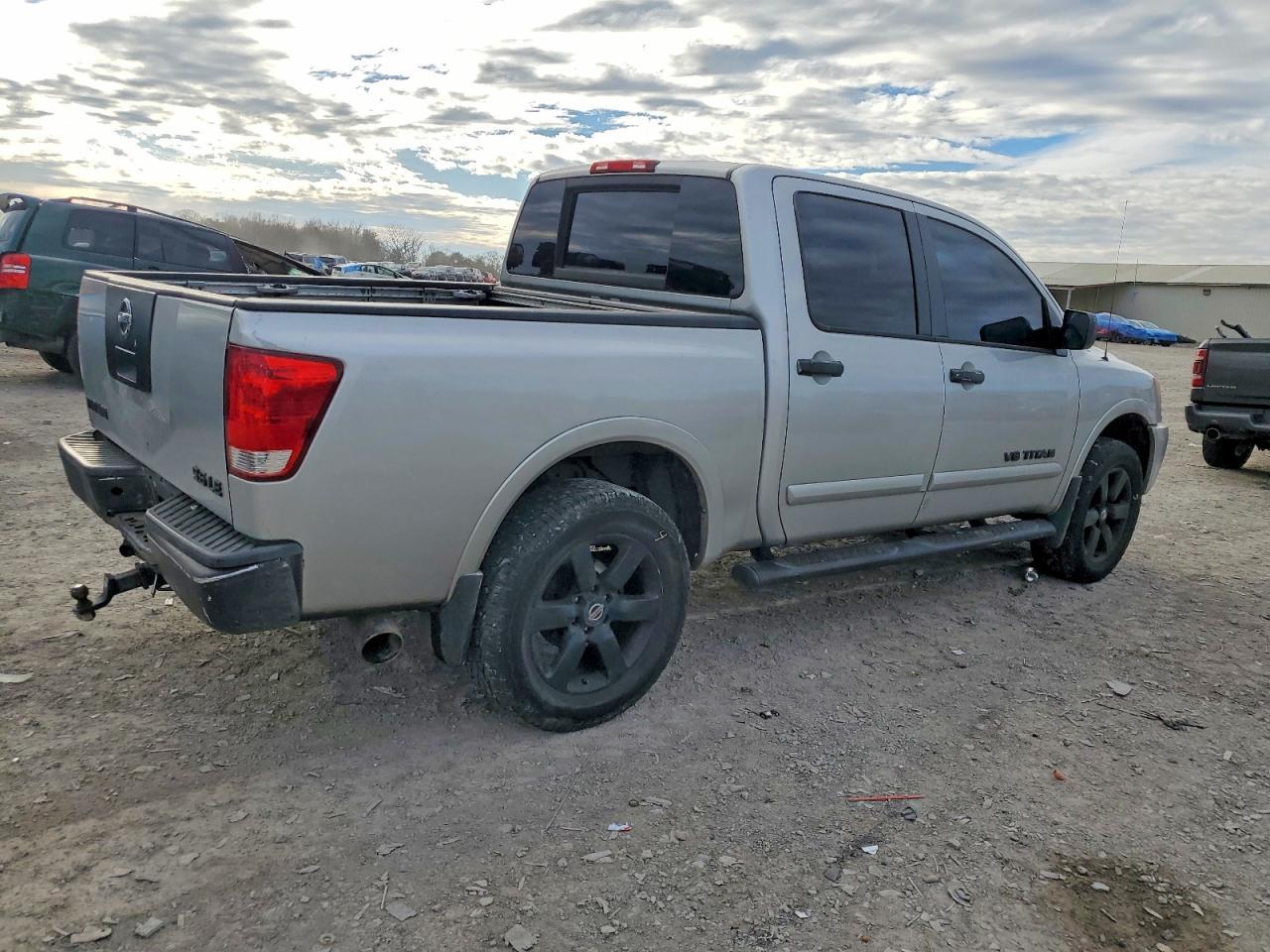 2009 Nissan Titan Xe - Image 3