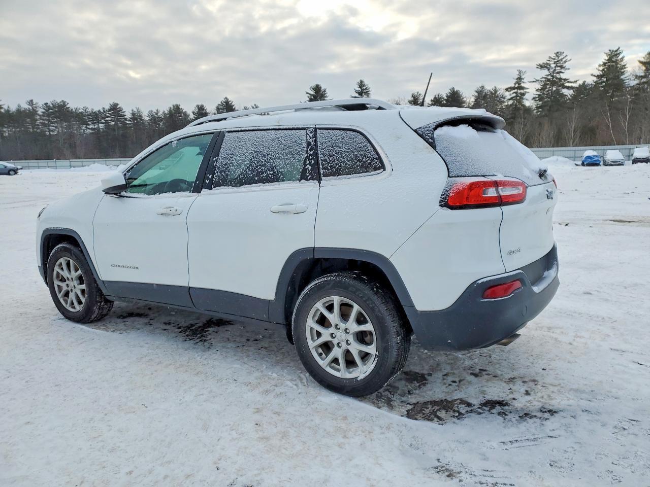 2016 Jeep Cherokee Latitude - Фото 2