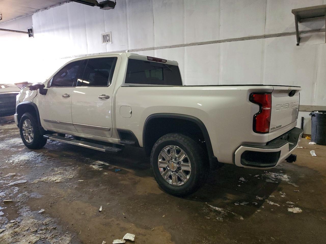 2024 Chevrolet Silverado K2500 High Country - Фото 2