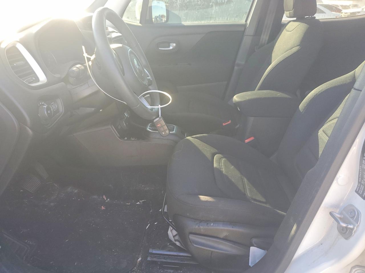 2018 Jeep Renegade - Image 7