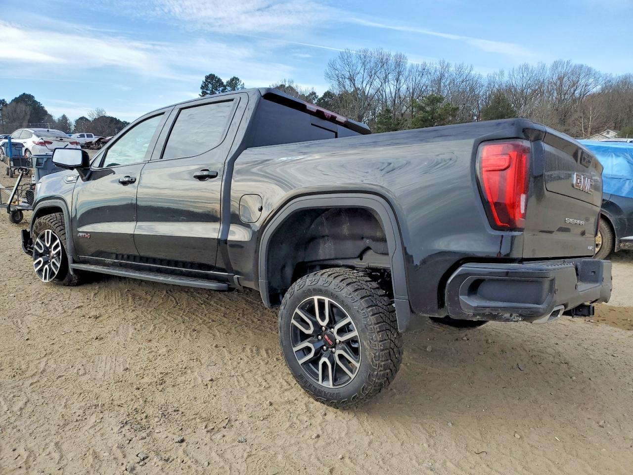 2026 GMC Sierra K1500 At4 - Image 2