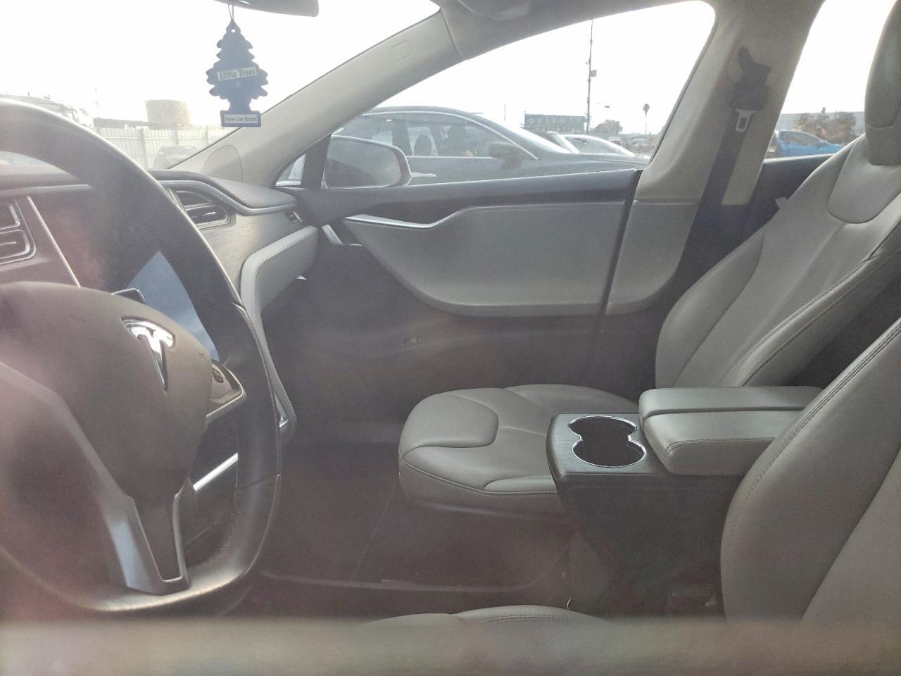 2014 Tesla Model S - Image 7