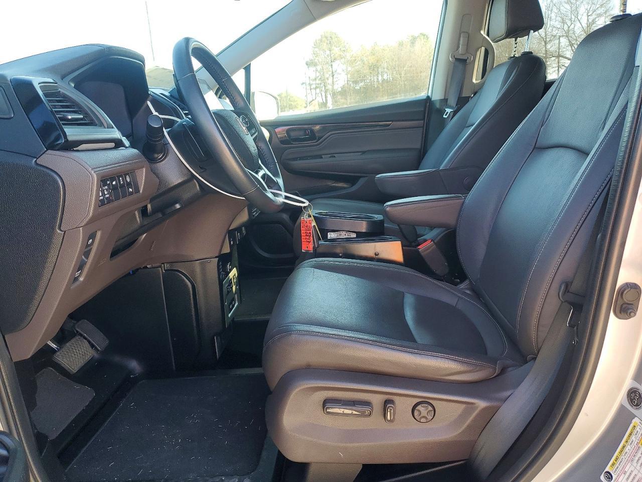 2023 Honda Odyssey Touring - Image 7