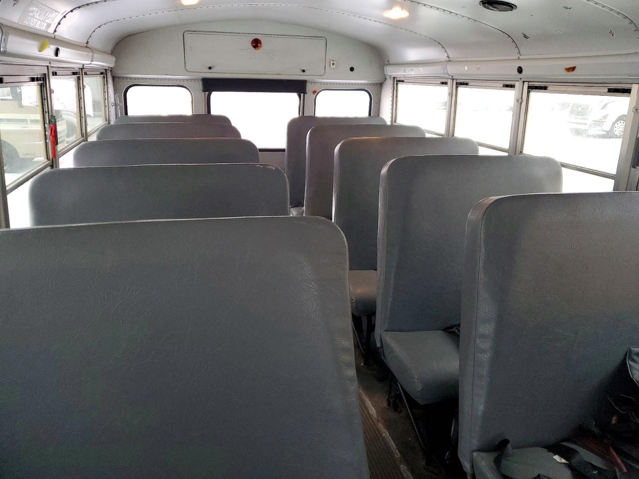 2011 Chevrolet Express School Bus - Image 6