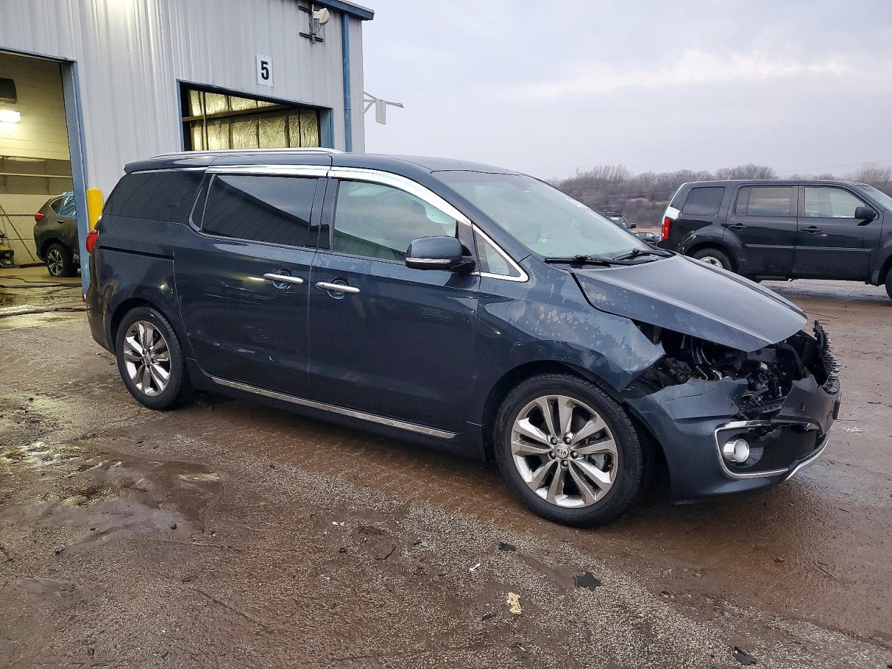 2017 Kia Sedona Sxl - Image 4