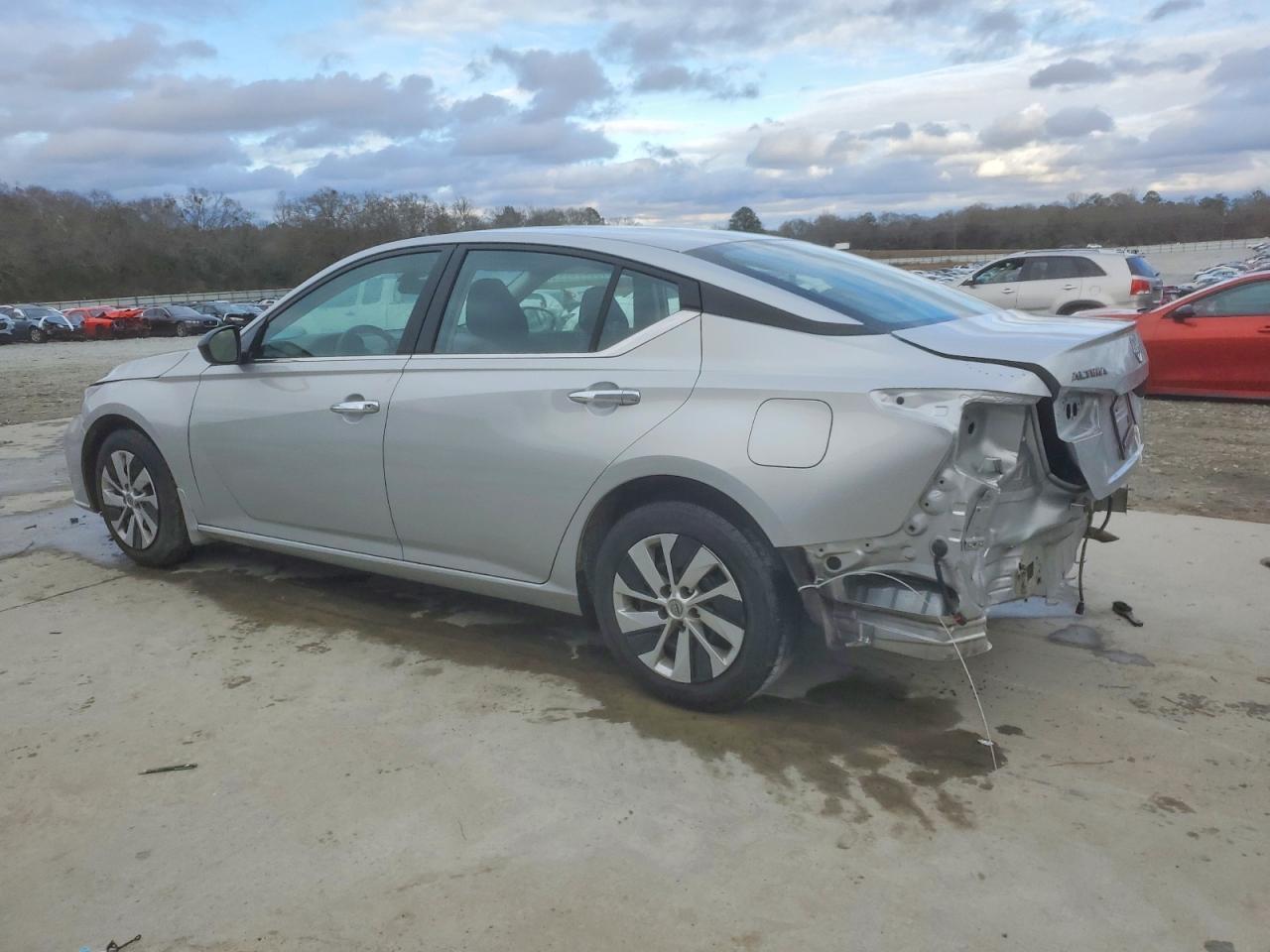 2024 Nissan Altima S - Фото 2