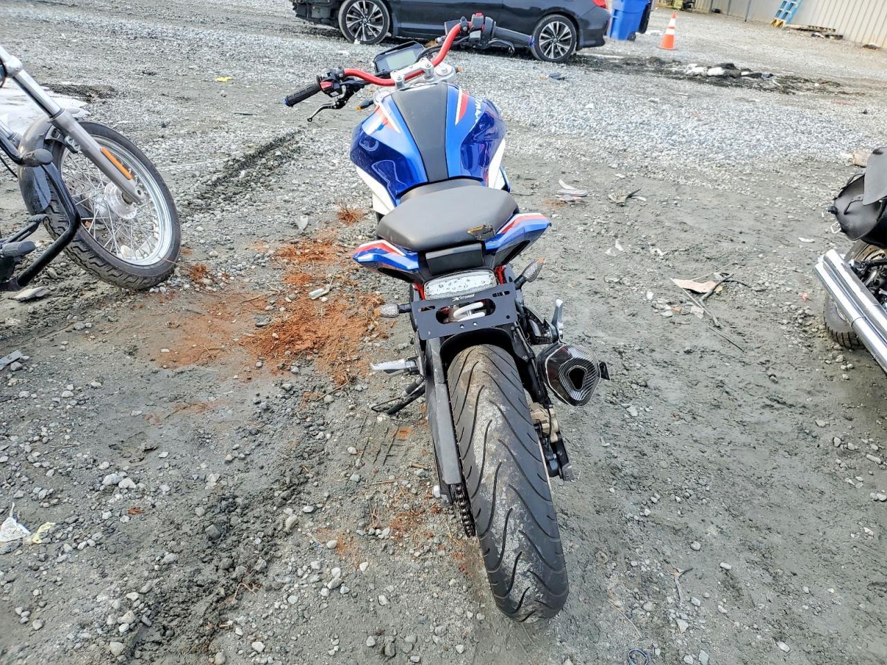 2024 BMW G310 R - Фото 4