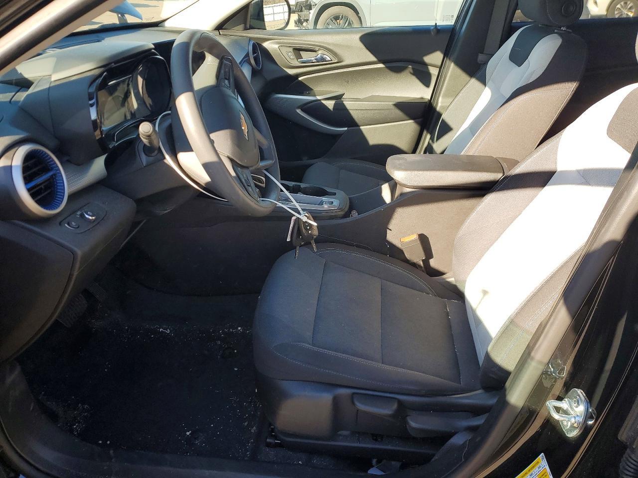 2025 Chevrolet Trax Ls - Image 7