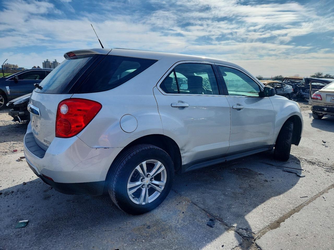 2013 Chevrolet Equinox Ls - Image 3