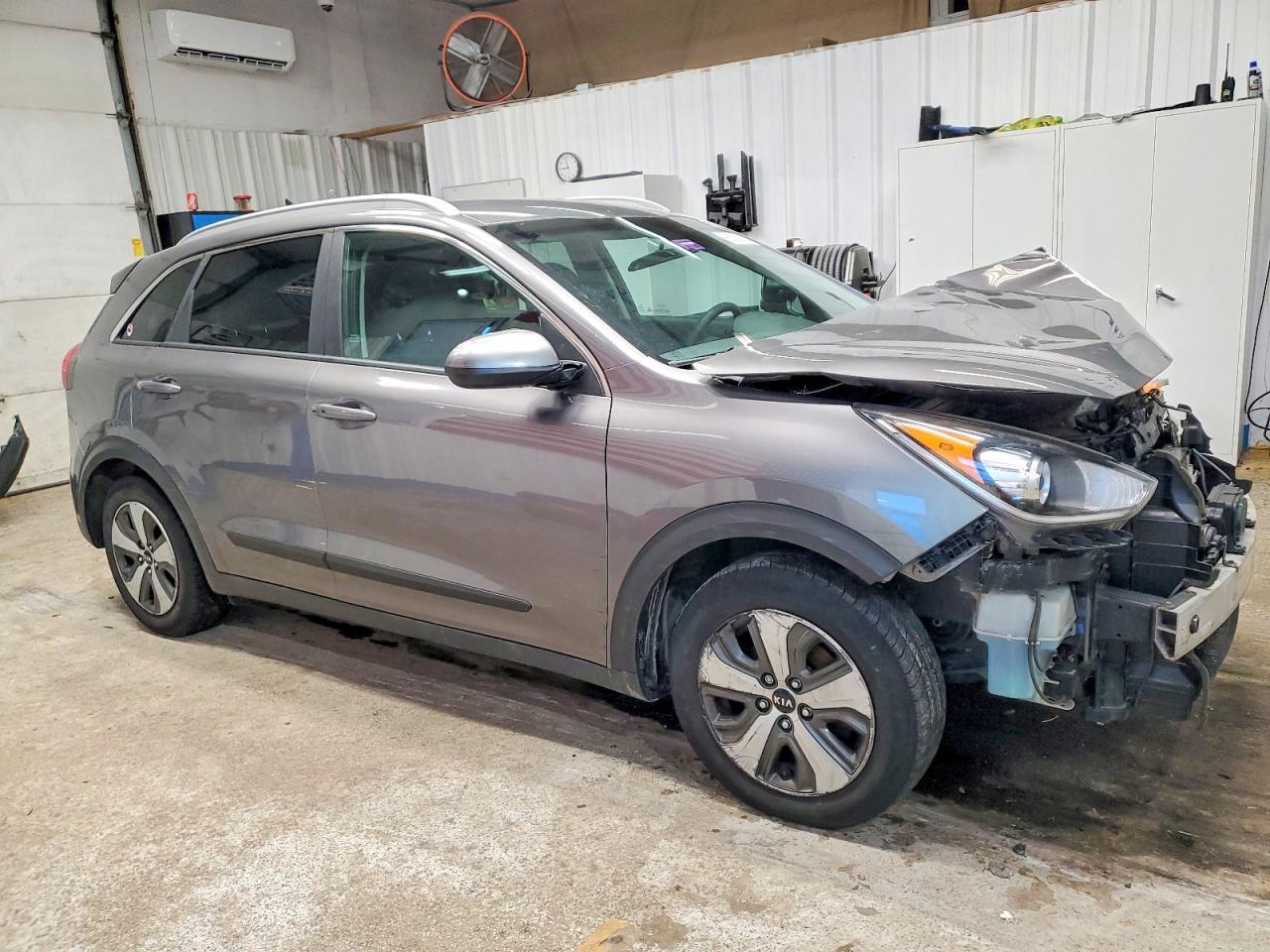2017 Kia Niro Fe - Фото 4