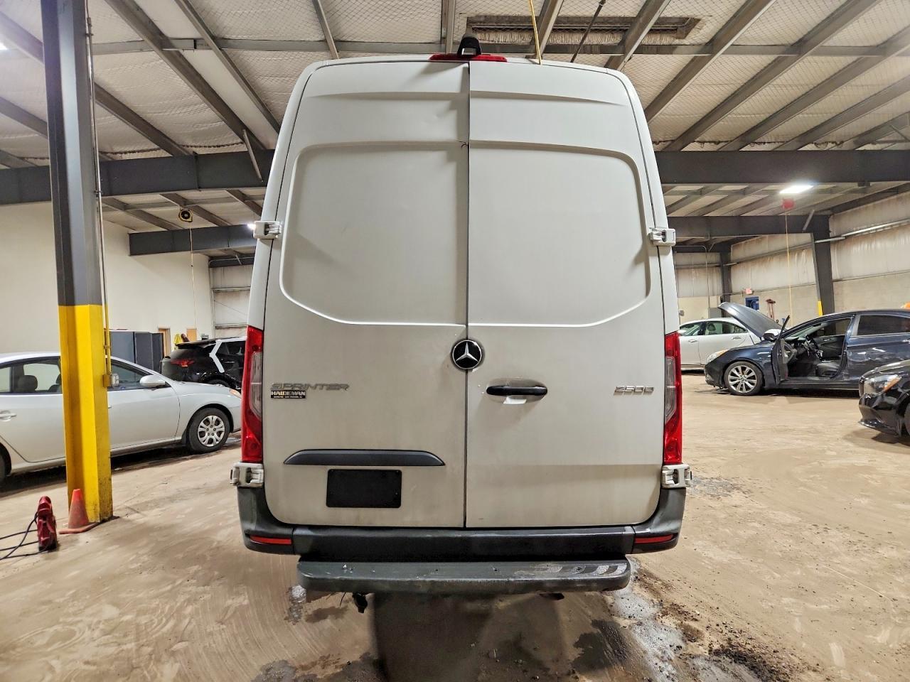 2021 Mercedes Benz Sprinter Delivery Van - Фото 6