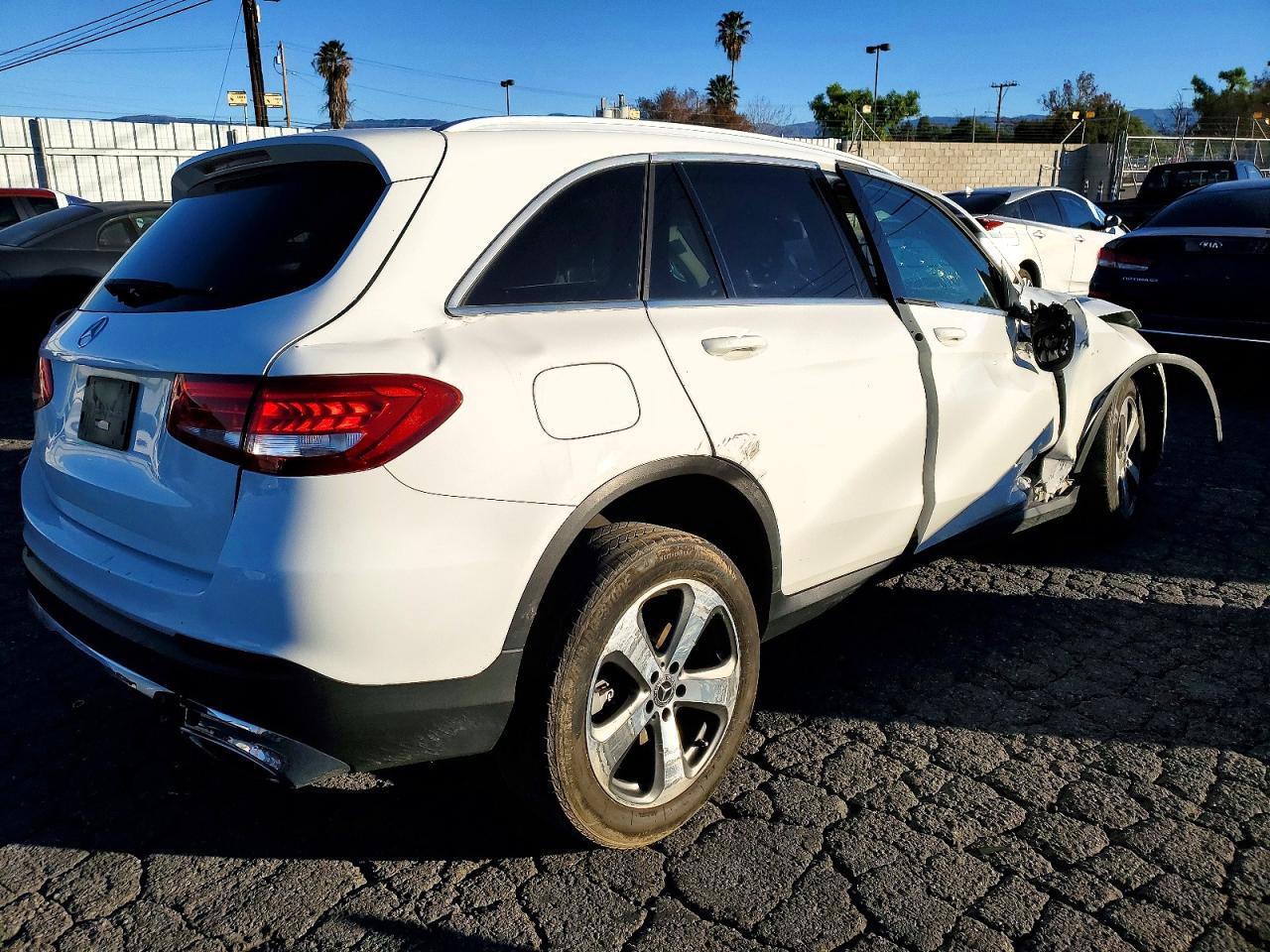 2019 Mercedes-Benz Glc 300 - Image 3