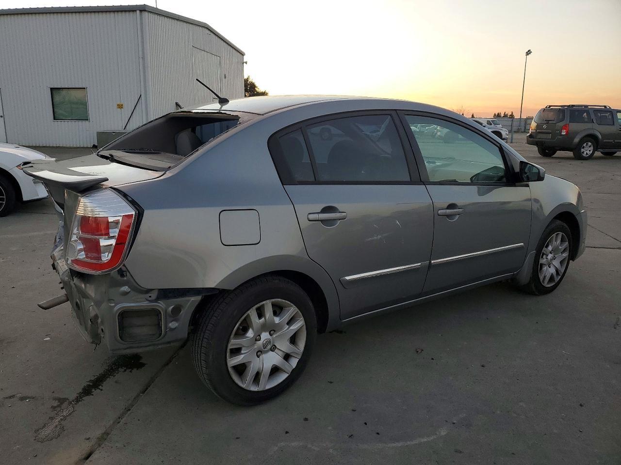 2012 Nissan Sentra 2.0 - Фото 3
