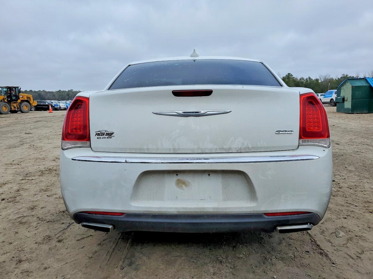 2015 Chrysler 300 Limited - Image 6