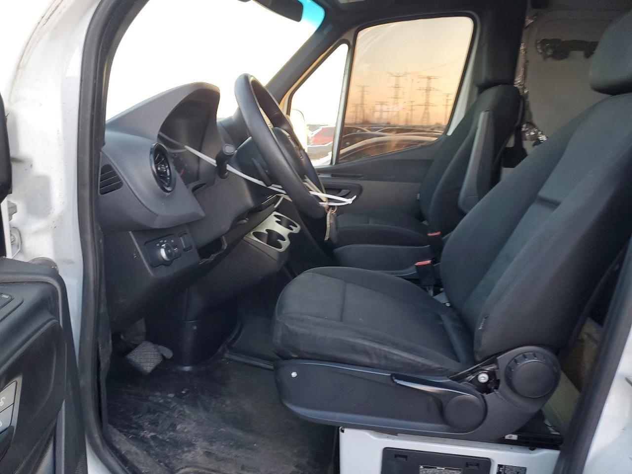 2021 Mercedes-Benz Sprinter 2500 - Фото 7