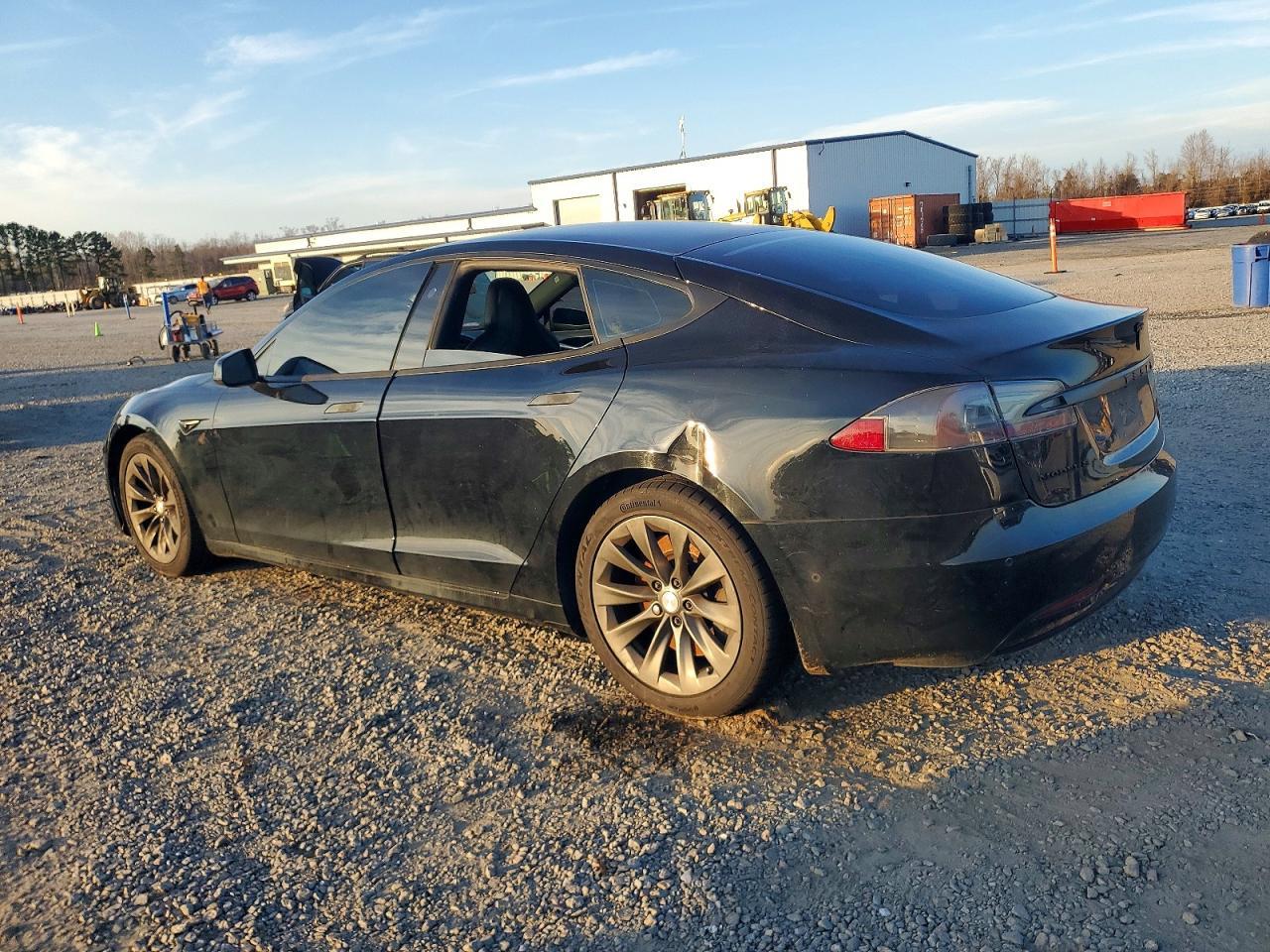 2017 Tesla Model S - Image 2