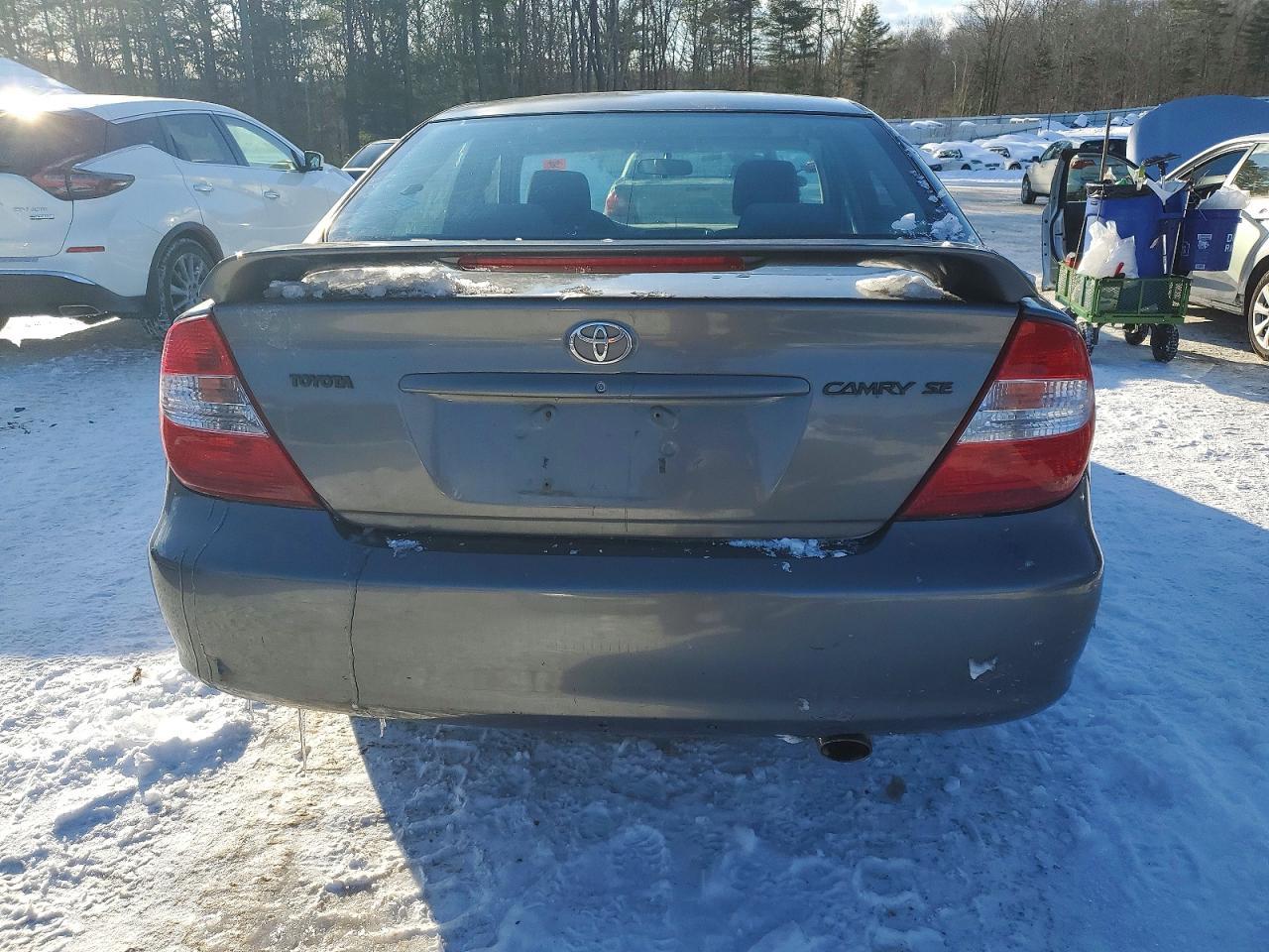 2004 Toyota Camry Le - Image 6