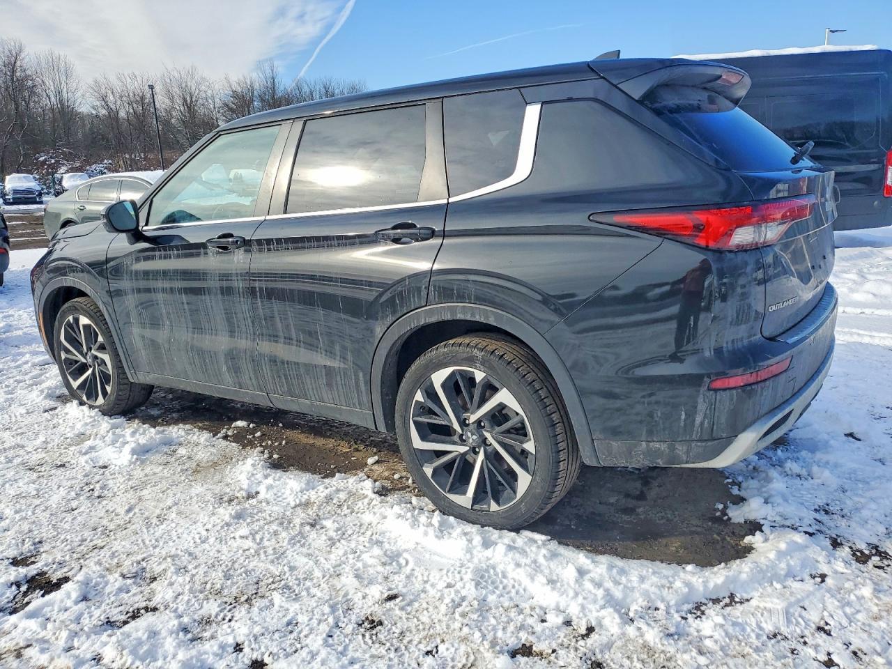 2022 Mitsubishi Outlander Se - Фото 2