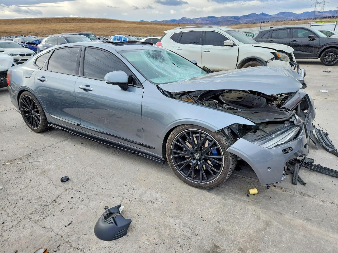 2017 Volvo S90 - Image 4