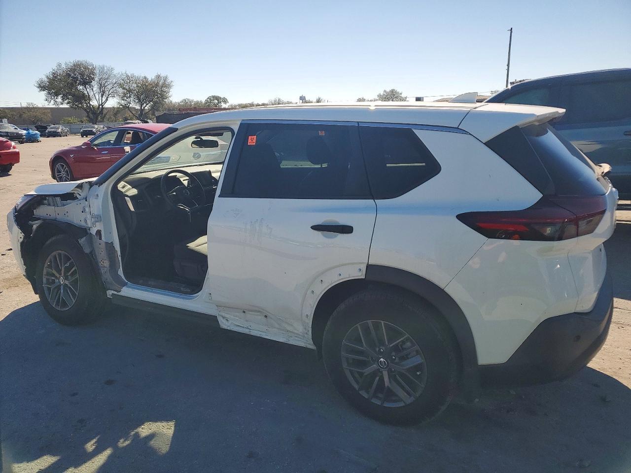 2021 Nissan Rogue S - Фото 2