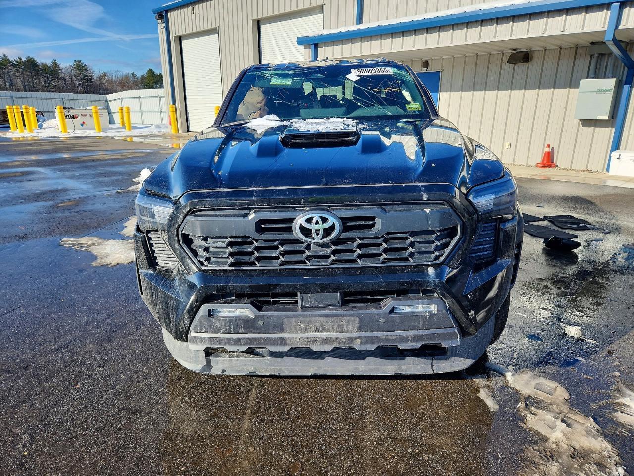 2024 Toyota Tacoma Double Cab - Image 5