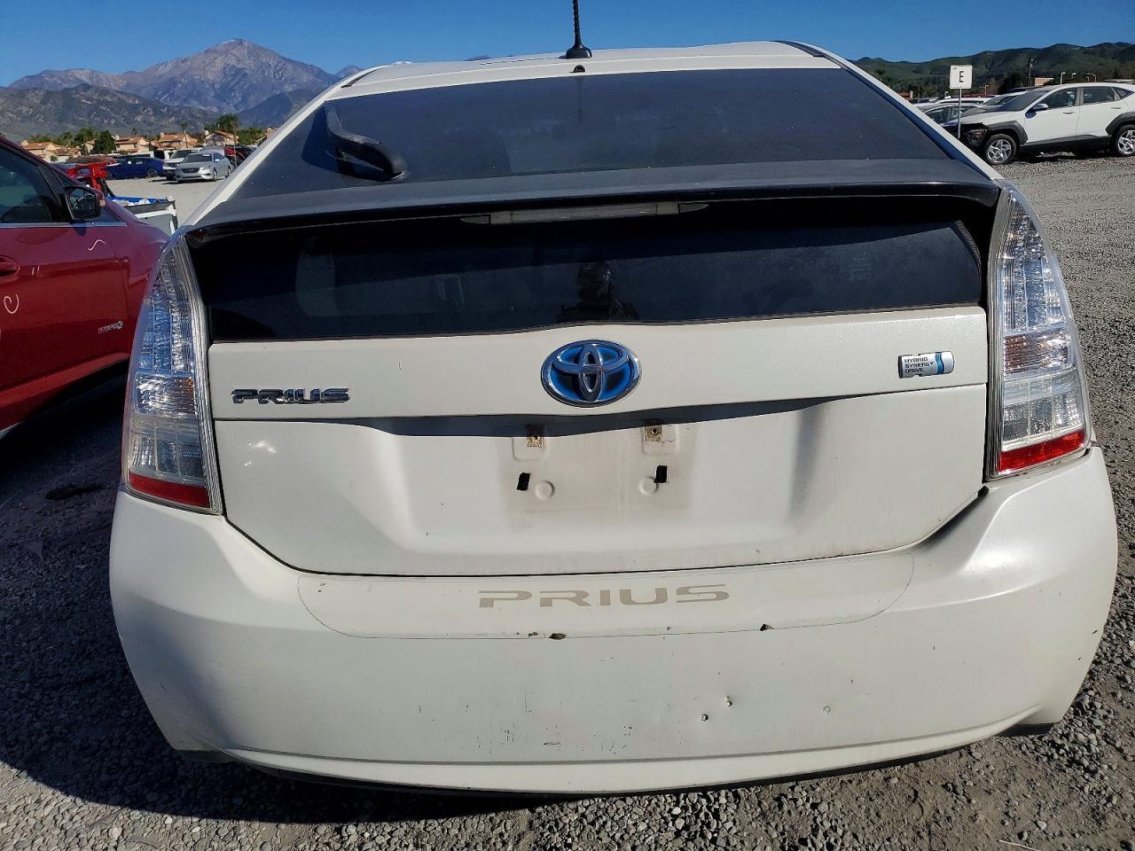 2010 Toyota Prius - Image 6