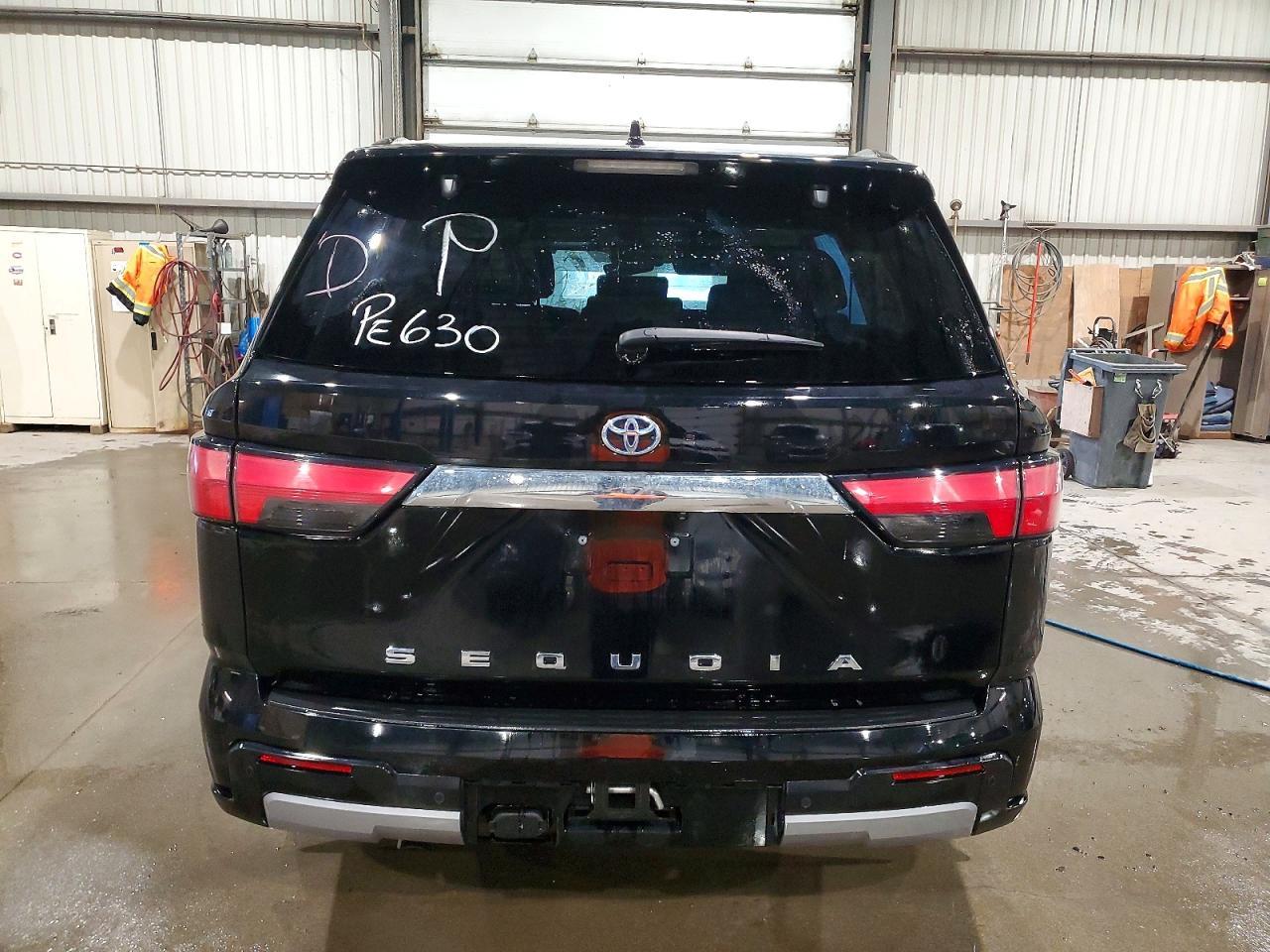 2023 Toyota Sequoia Sr5 - Image 6