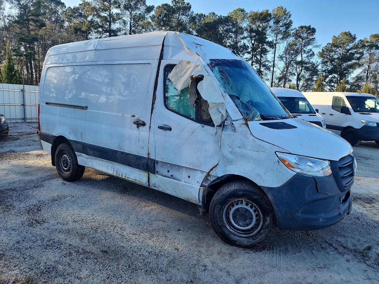 2023 Mercedes Benz Sprinter 2500 Delivery Van - Фото 4