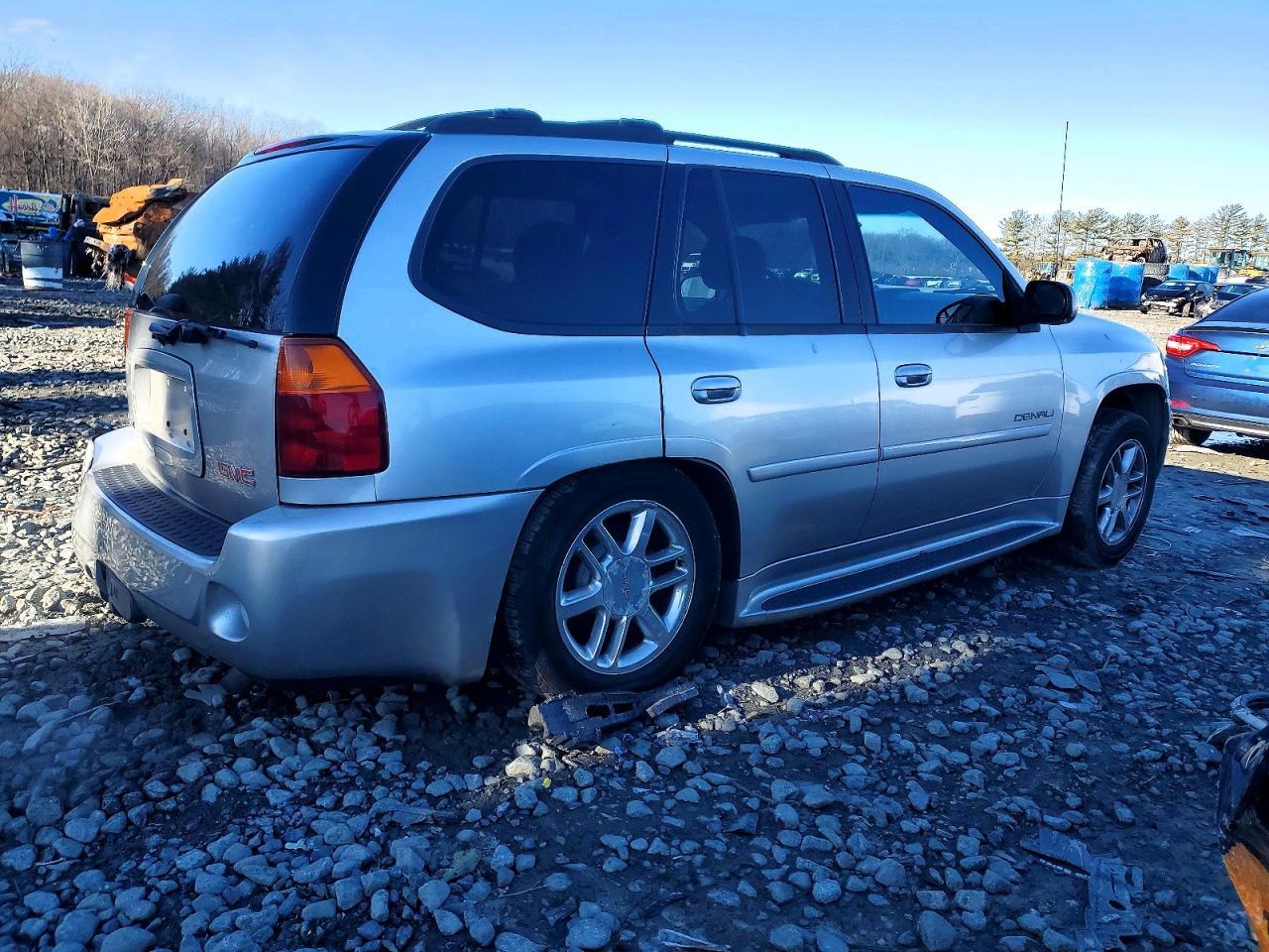 2006 GMC Envoy Denali - Фото 3