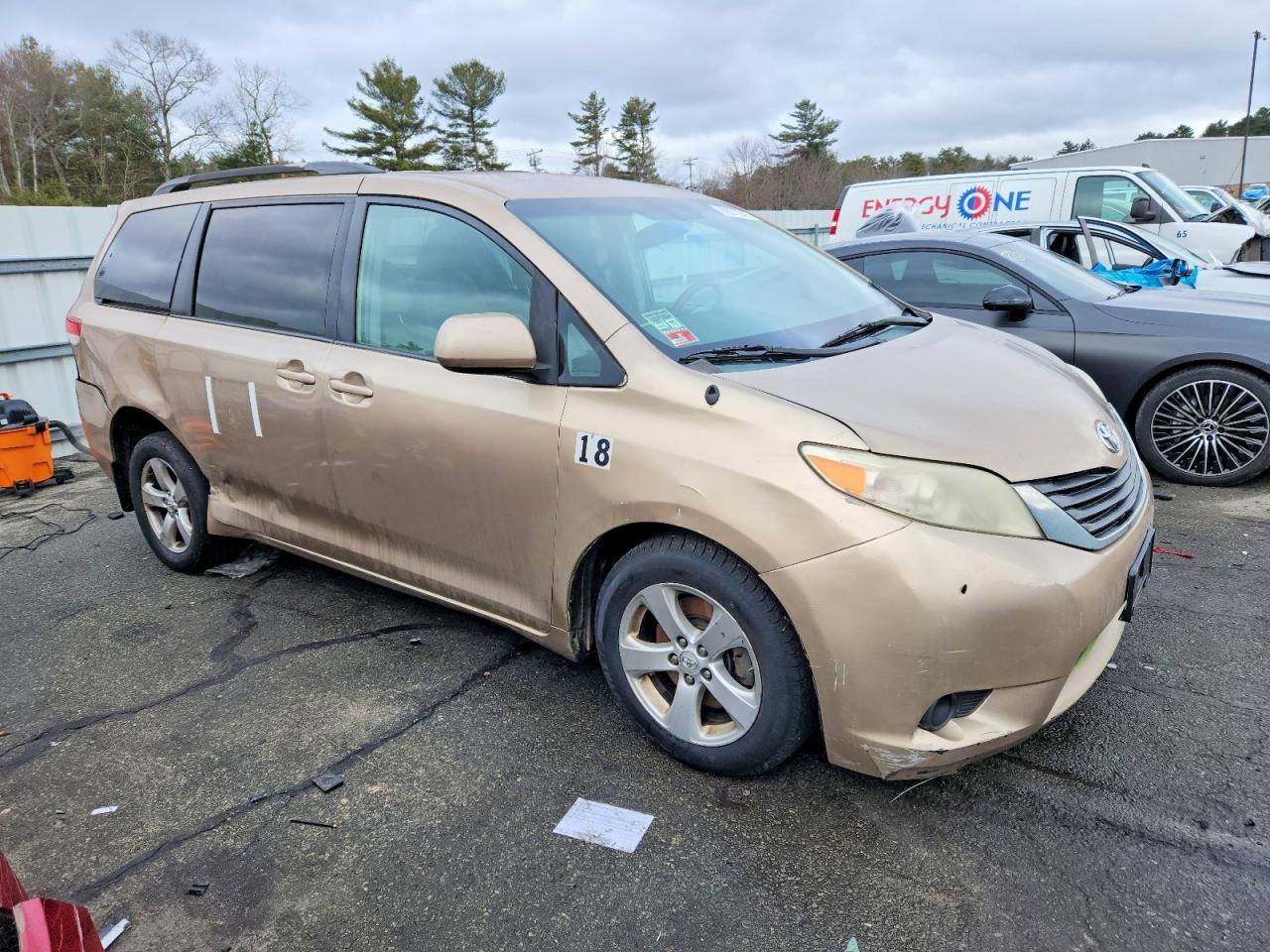 2014 Toyota Sienna Le - Фото 4