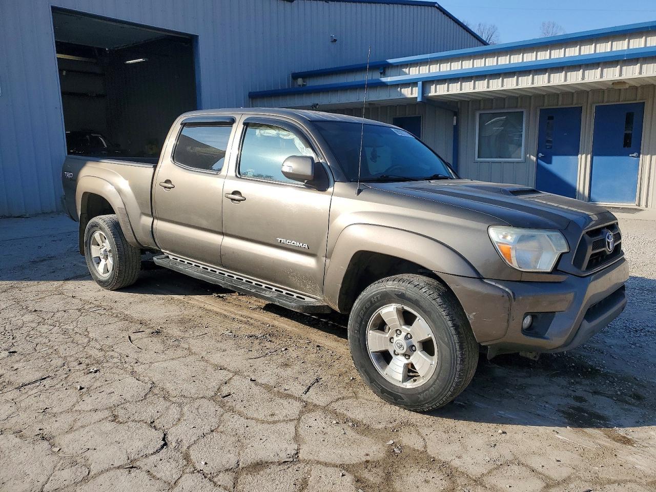 2012 Toyota Tacoma - Image 4