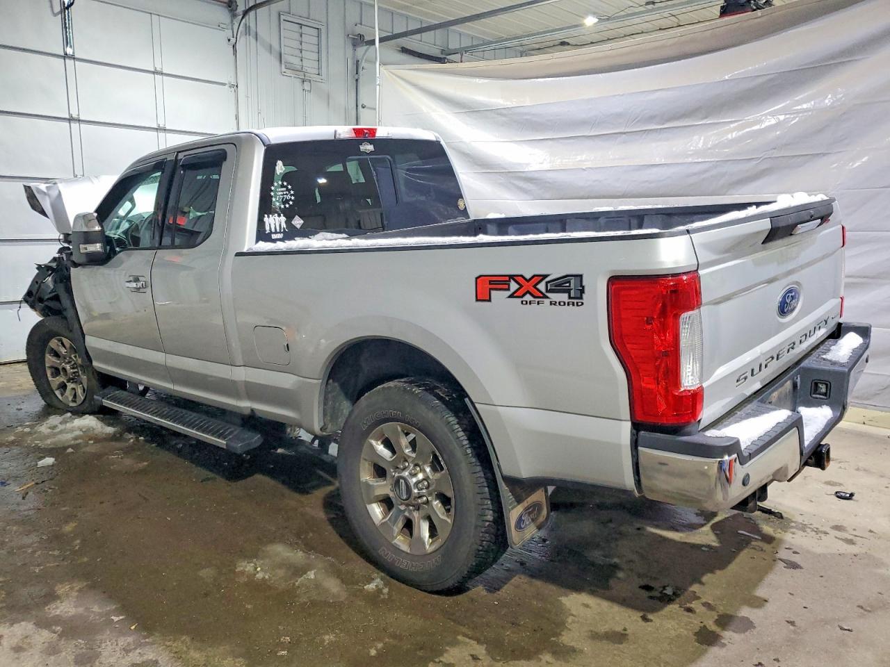 2017 Ford F350 Super Duty - Фото 2